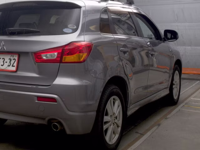 MITSUBISHI RVR