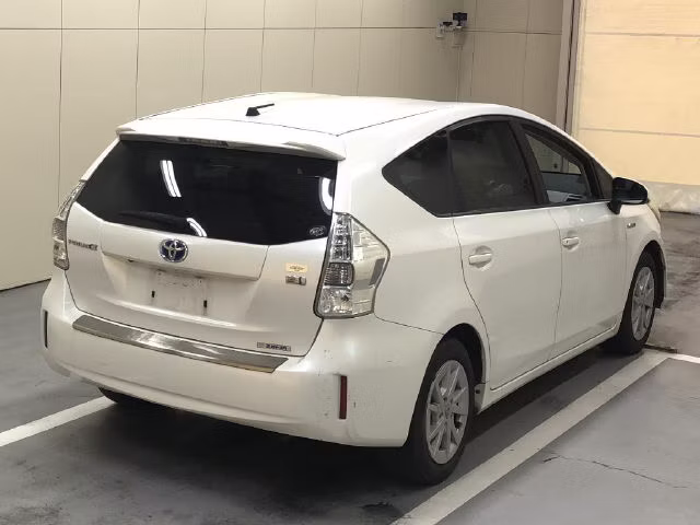 TOYOTA PRIUS ALPHA