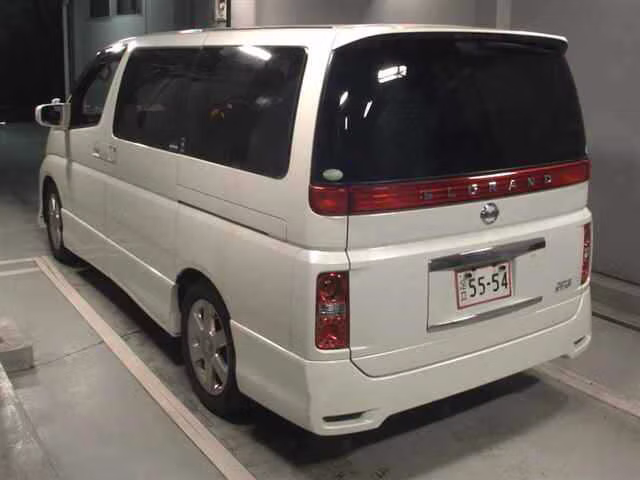 NISSAN ELGRAND