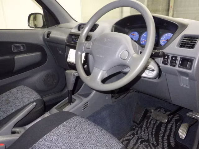 DAIHATSU TERIOS KID
