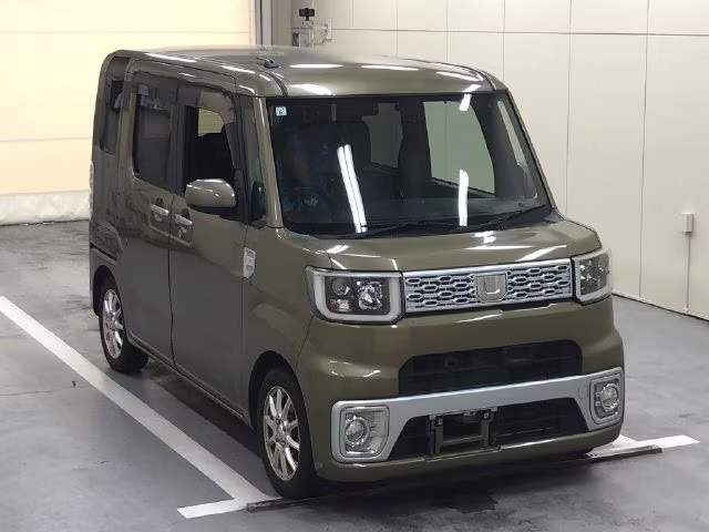 DAIHATSU WAKE