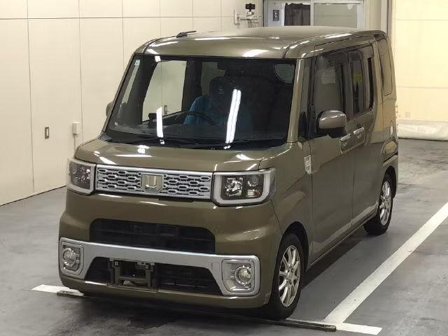 DAIHATSU WAKE