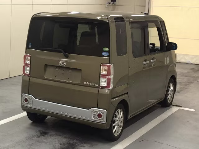 DAIHATSU WAKE