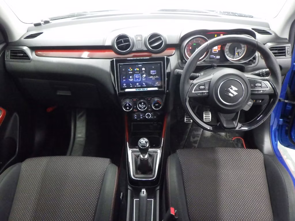 SUZUKI SWIFT