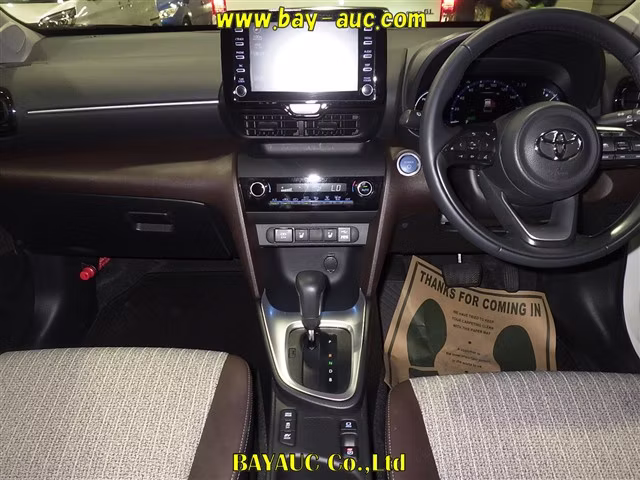 TOYOTA YARIS CROSS