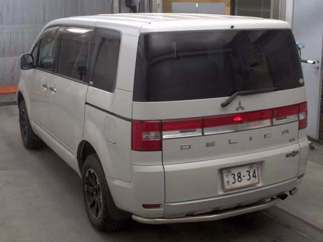 MITSUBISHI DELICA D:5