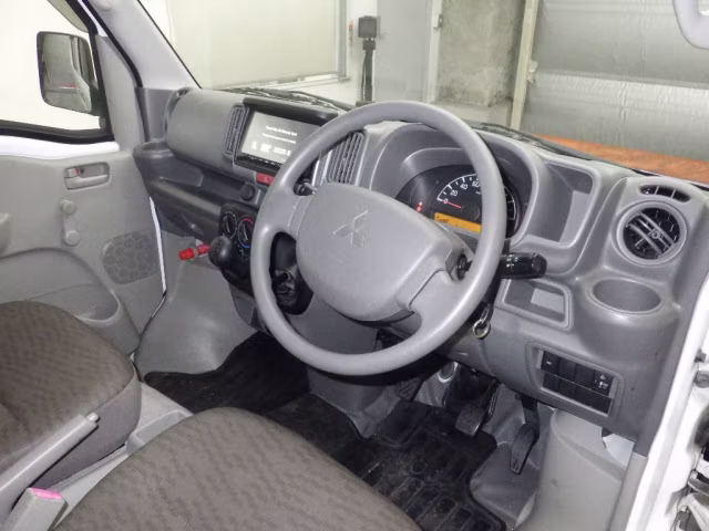 MITSUBISHI MINICAB