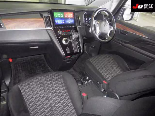 MITSUBISHI DELICA D:5