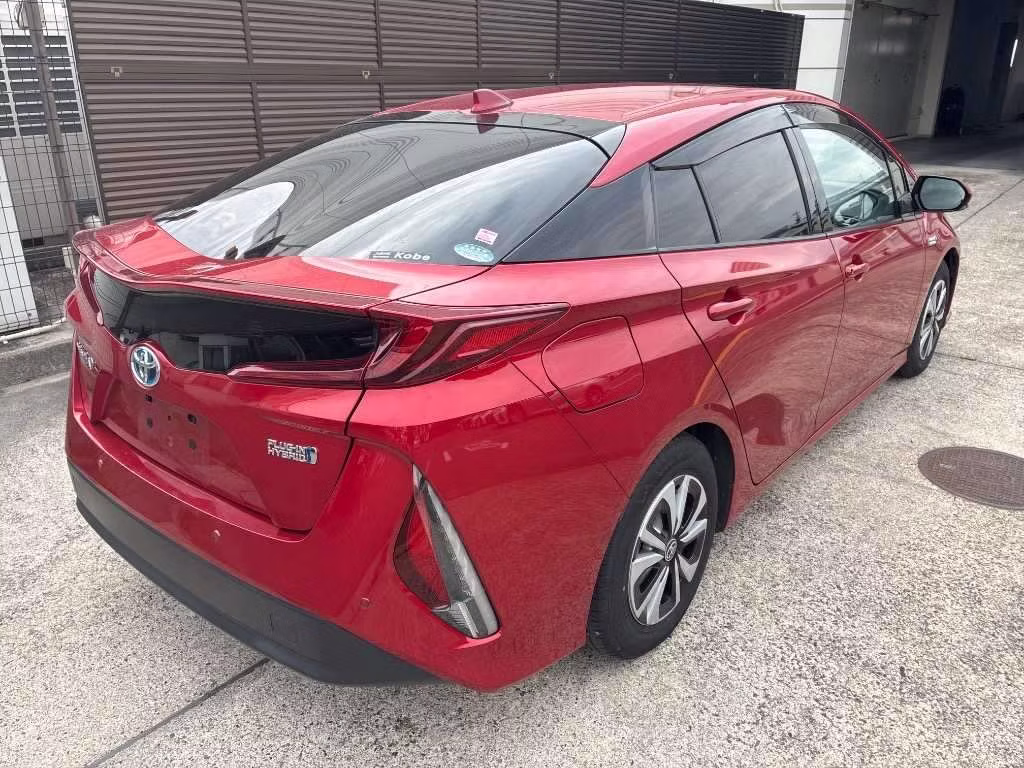 TOYOTA PRIUS PHV