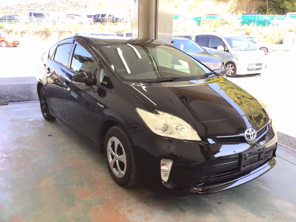 TOYOTA PRIUS