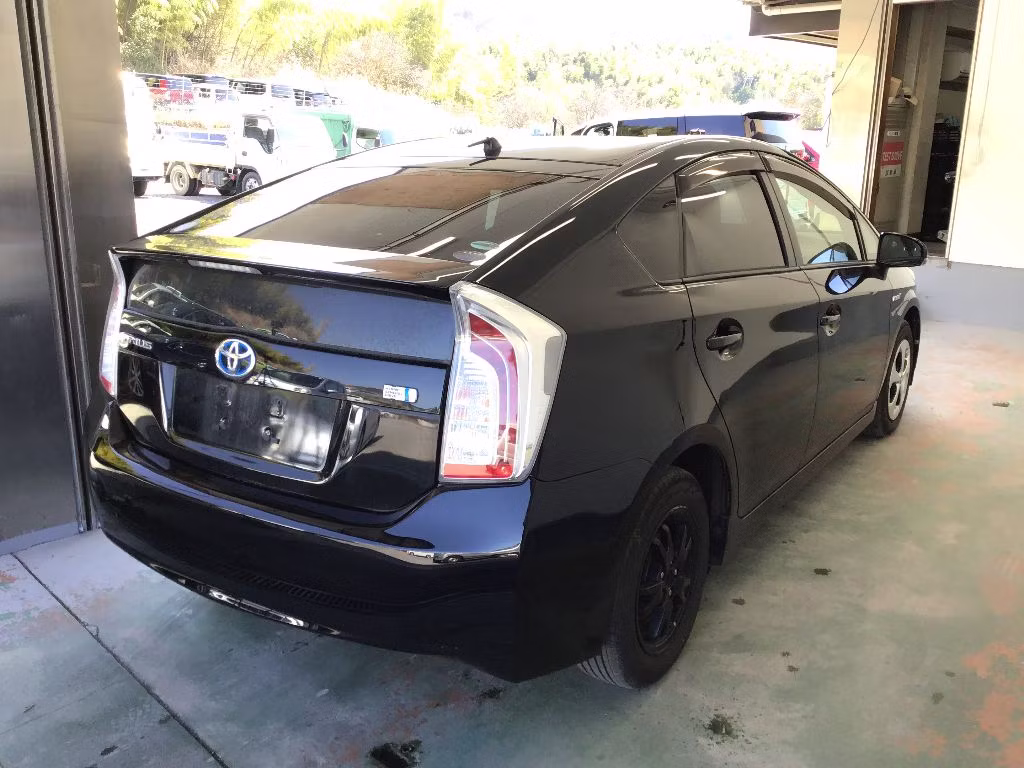 TOYOTA PRIUS