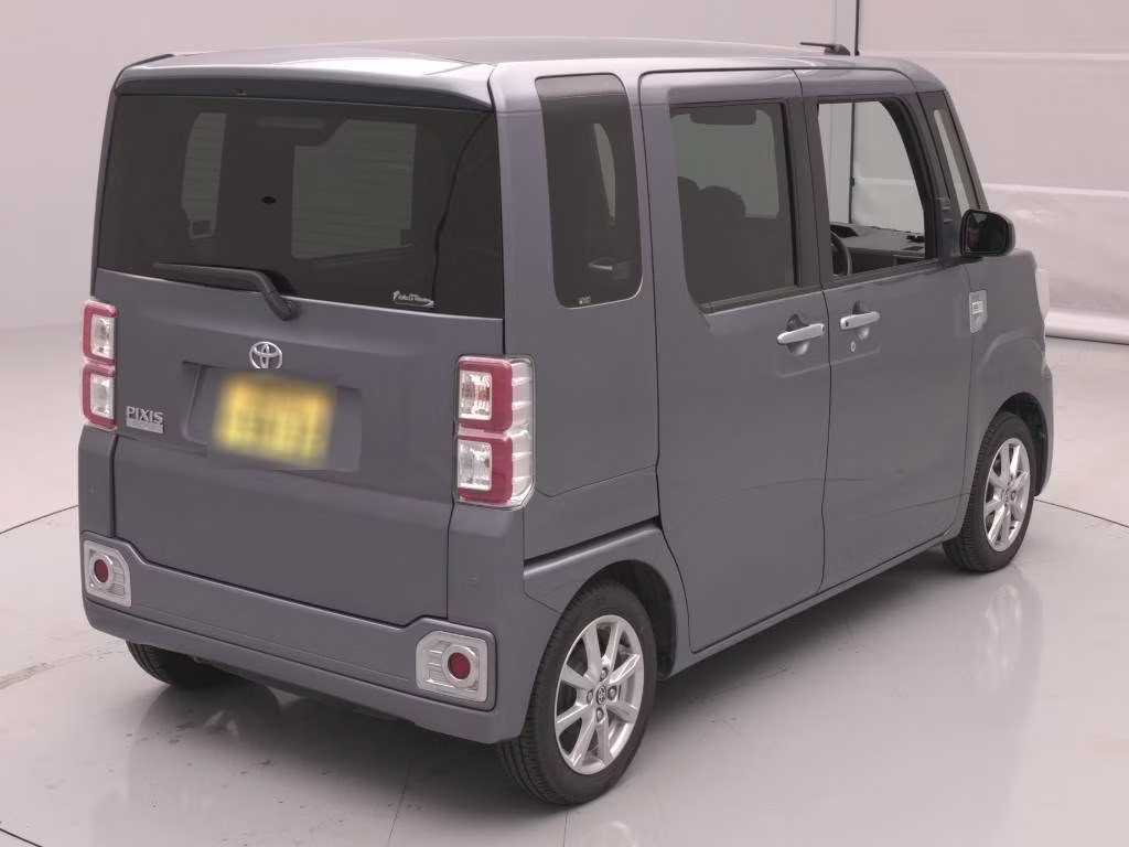 TOYOTA PIXIS MEGA