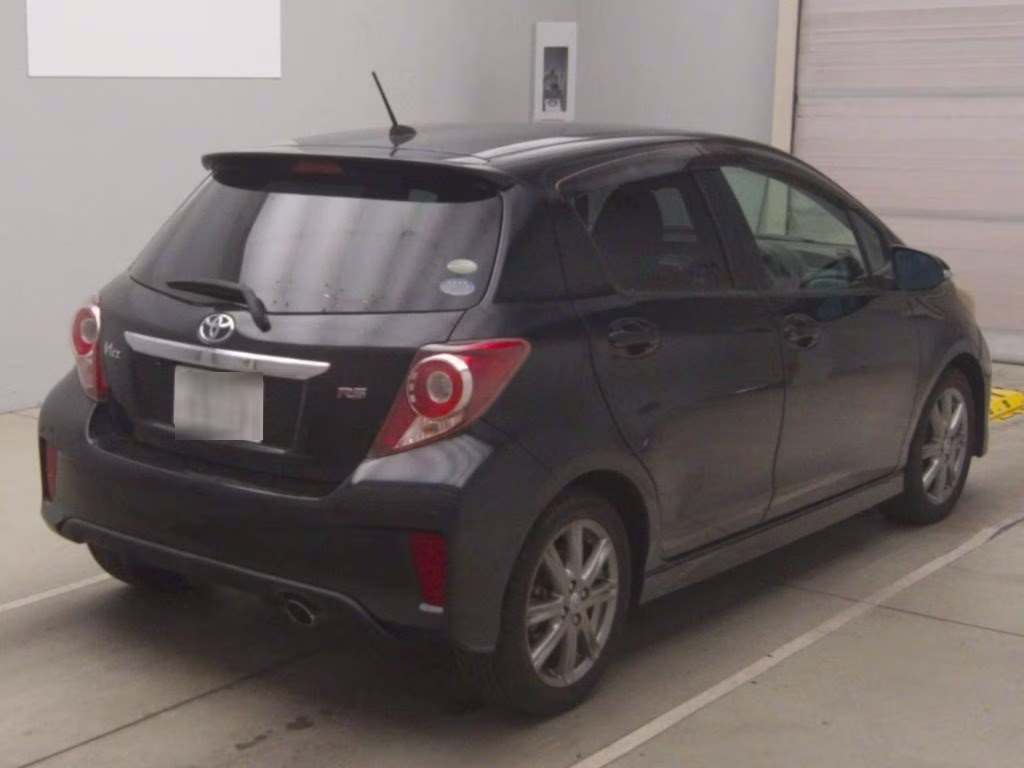 TOYOTA VITZ
