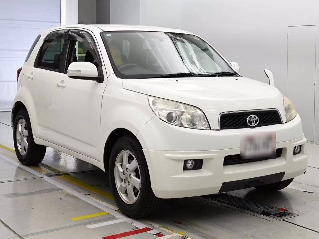 TOYOTA RUSH