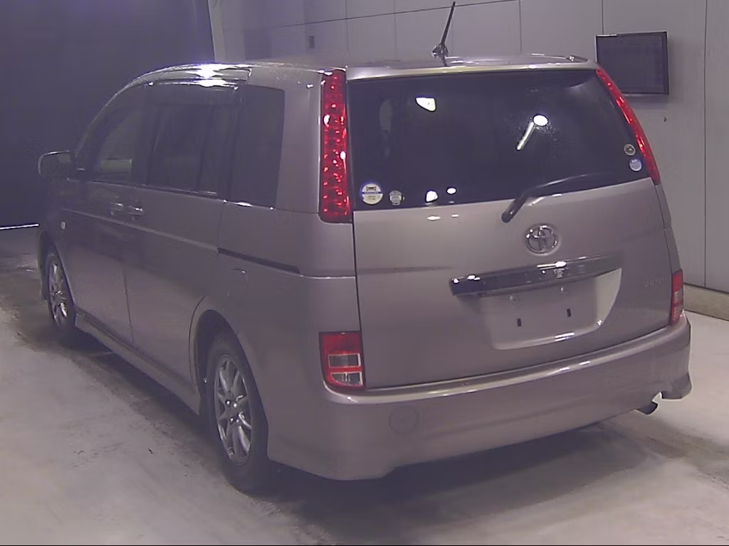 TOYOTA ISIS