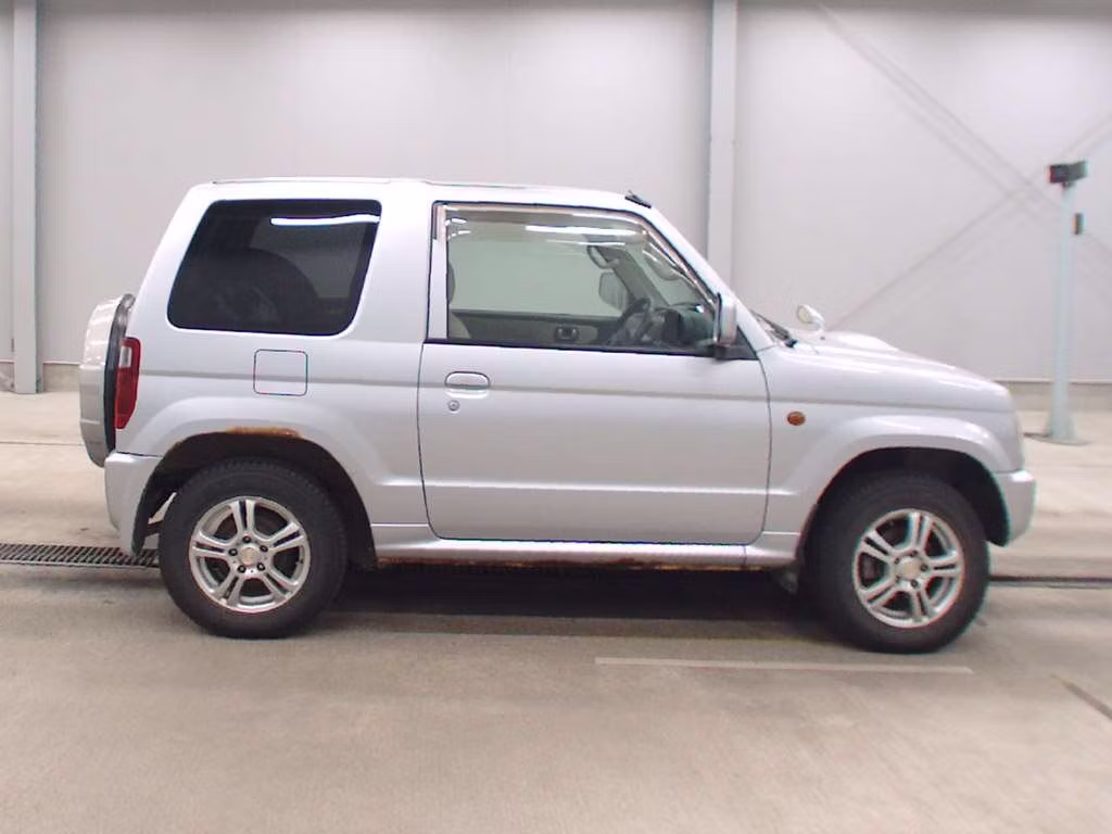MITSUBISHI PAJERO MINI