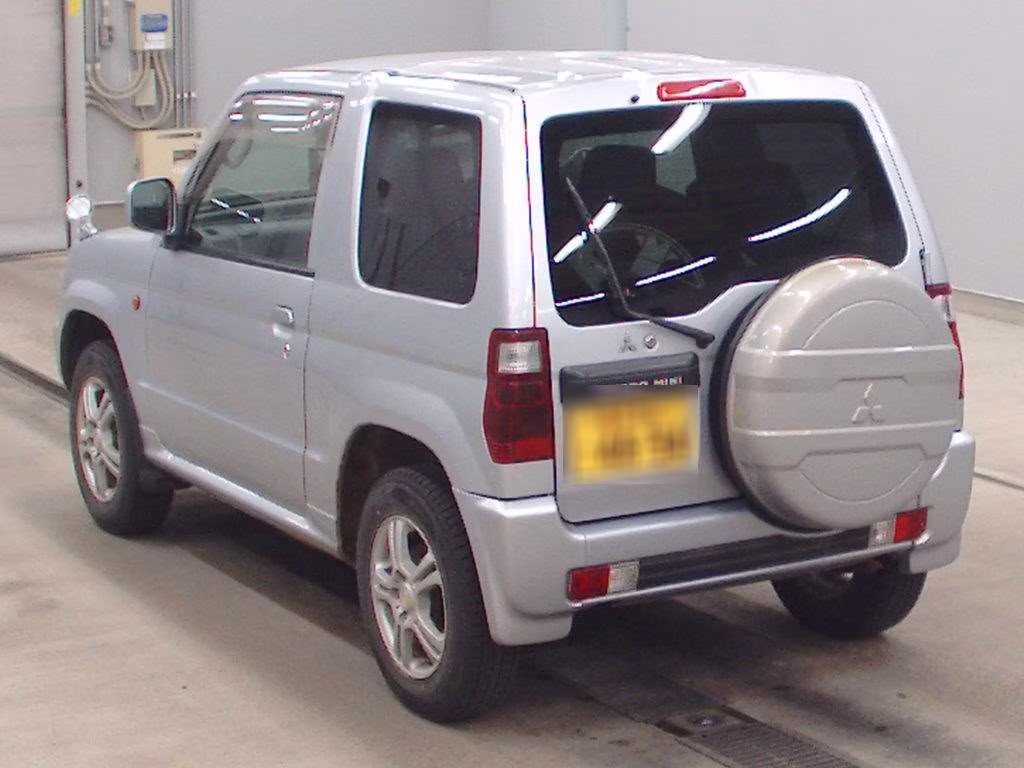 MITSUBISHI PAJERO MINI
