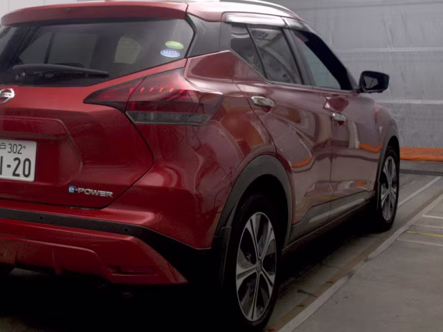 NISSAN KICKS