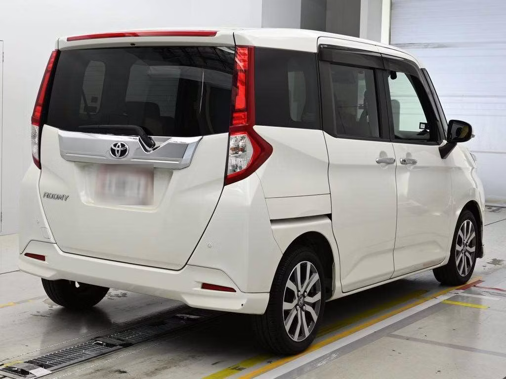 TOYOTA ROOMY