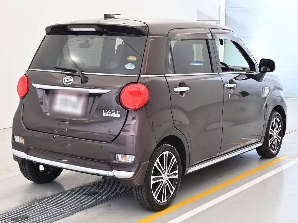 DAIHATSU CAST