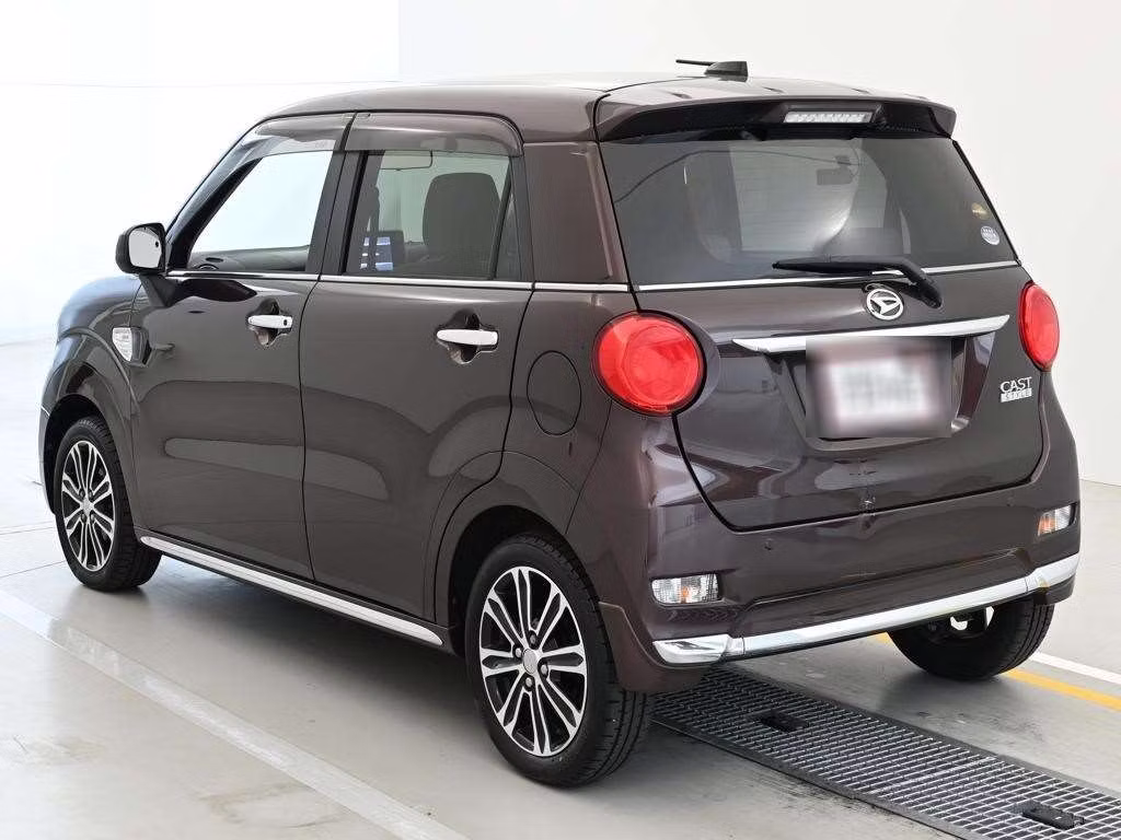 DAIHATSU CAST