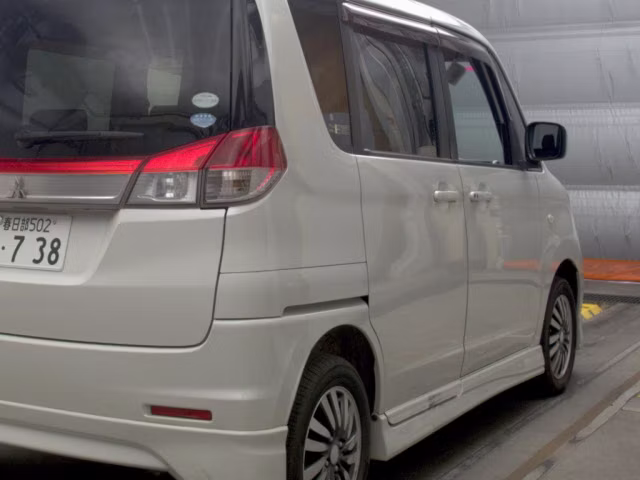 MITSUBISHI DELICA D:2