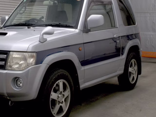 MITSUBISHI PAJERO MINI