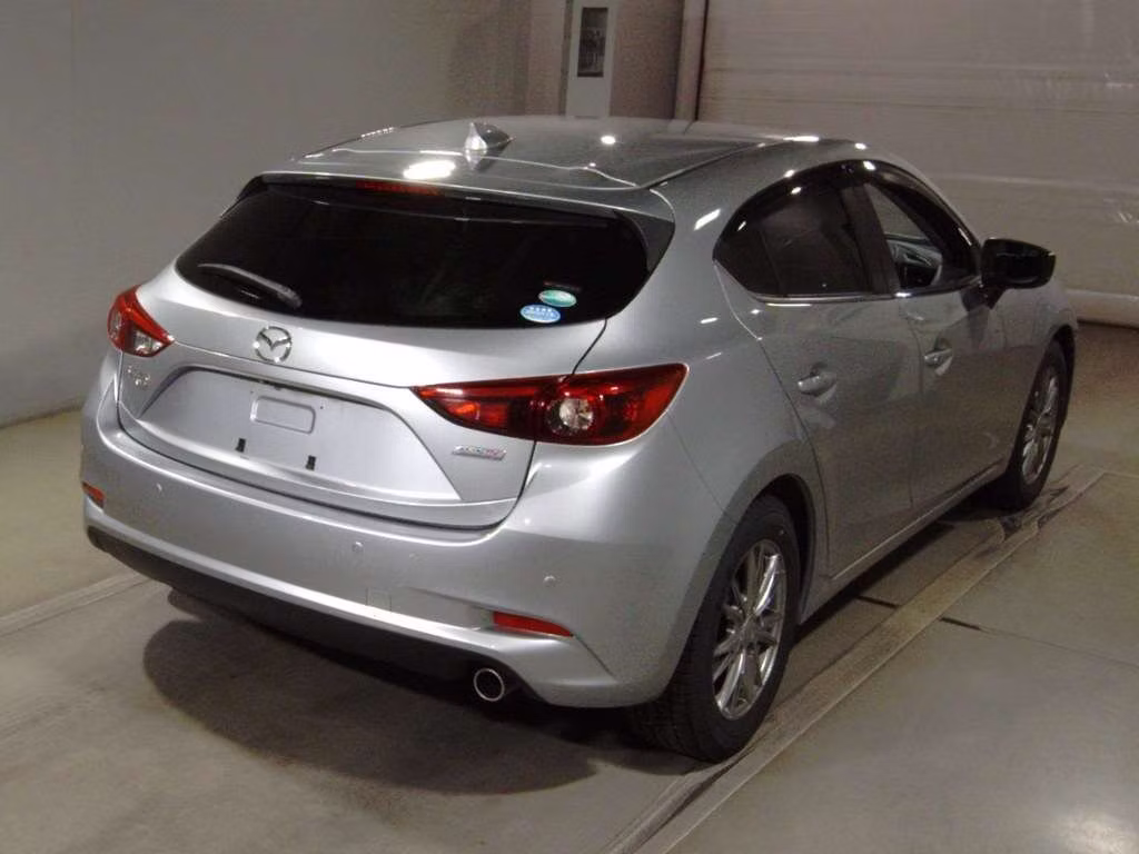 MAZDA AXELA