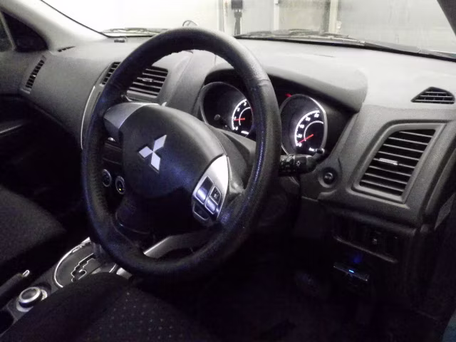 MITSUBISHI RVR