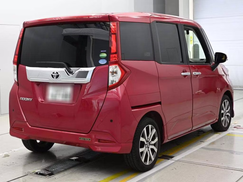 TOYOTA ROOMY