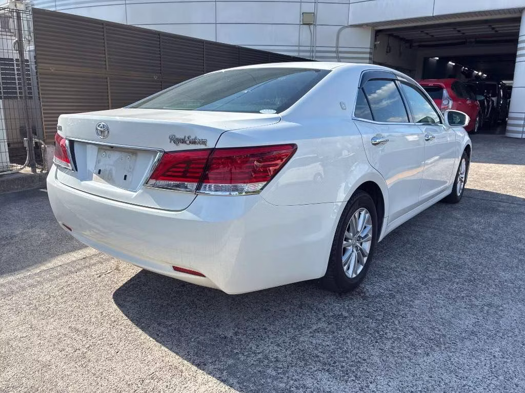 TOYOTA CROWN