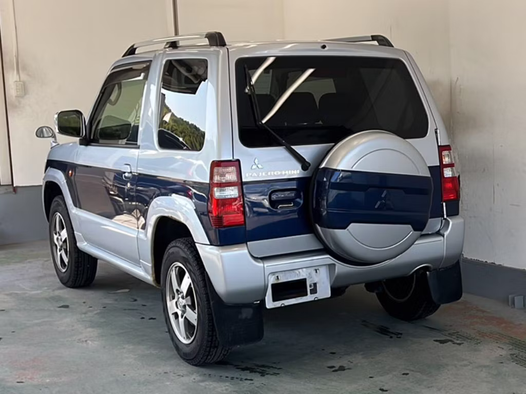 MITSUBISHI PAJERO MINI