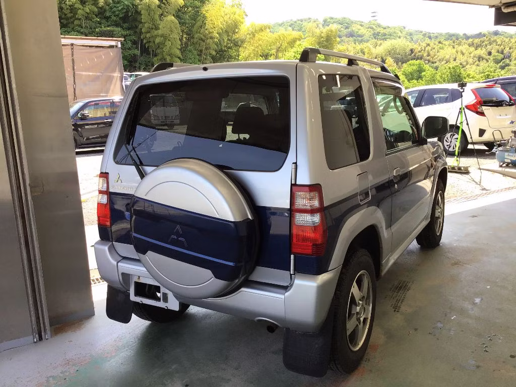 MITSUBISHI PAJERO MINI