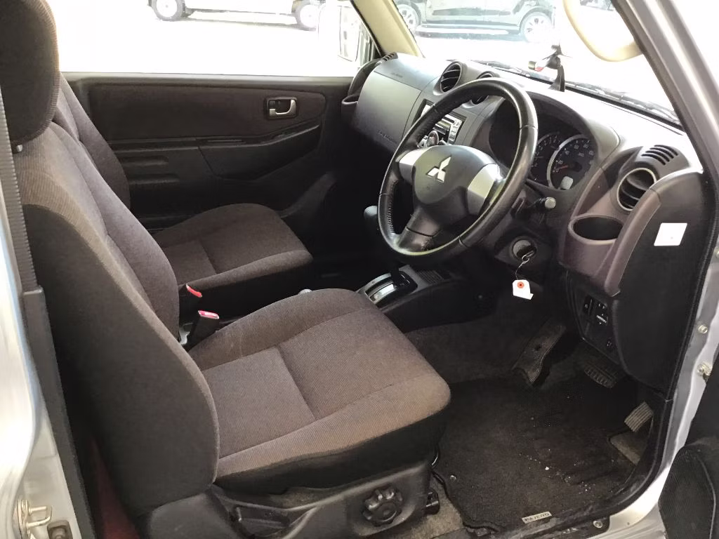 MITSUBISHI PAJERO MINI