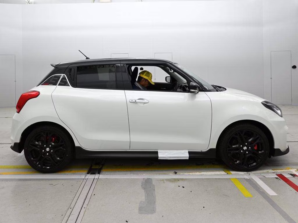 SUZUKI SWIFT