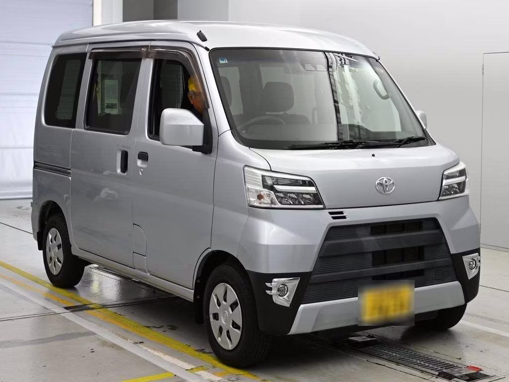 TOYOTA PIXIS VAN