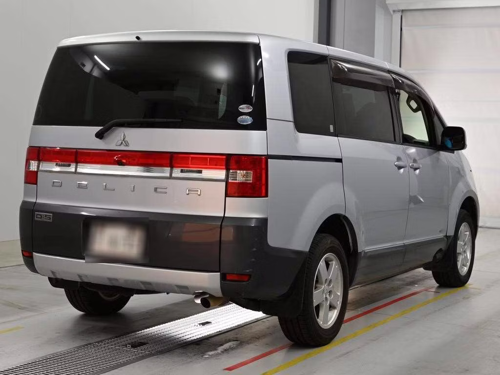 MITSUBISHI DELICA D:5