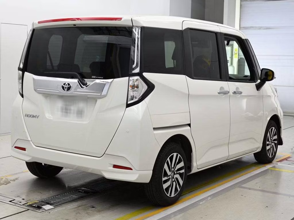 TOYOTA ROOMY