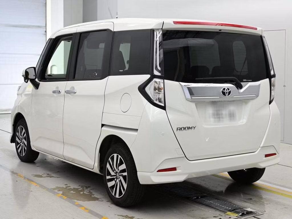 TOYOTA ROOMY