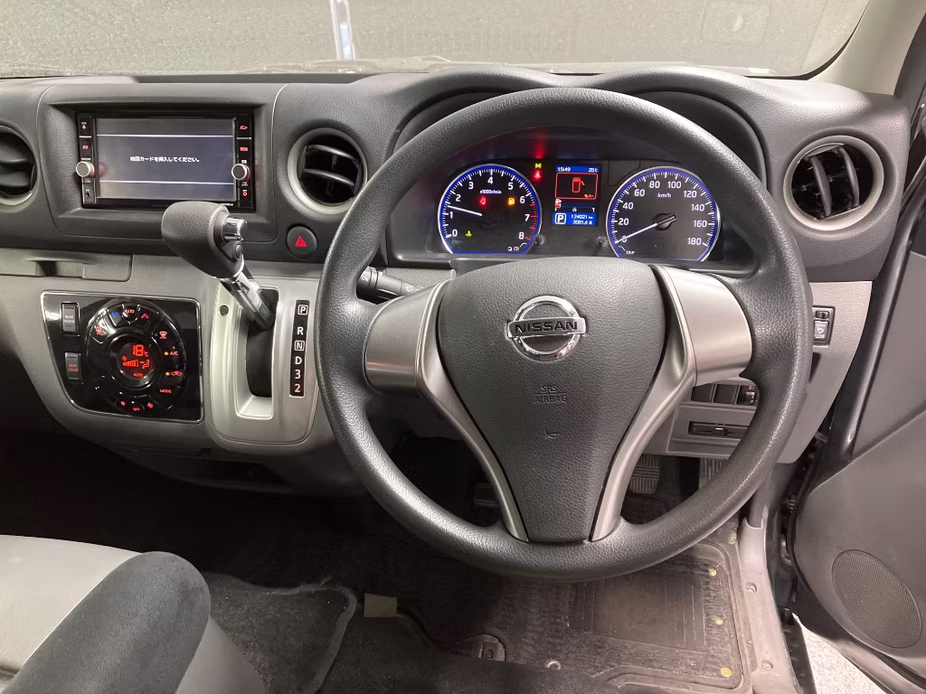 NISSAN NV350 CARAVAN