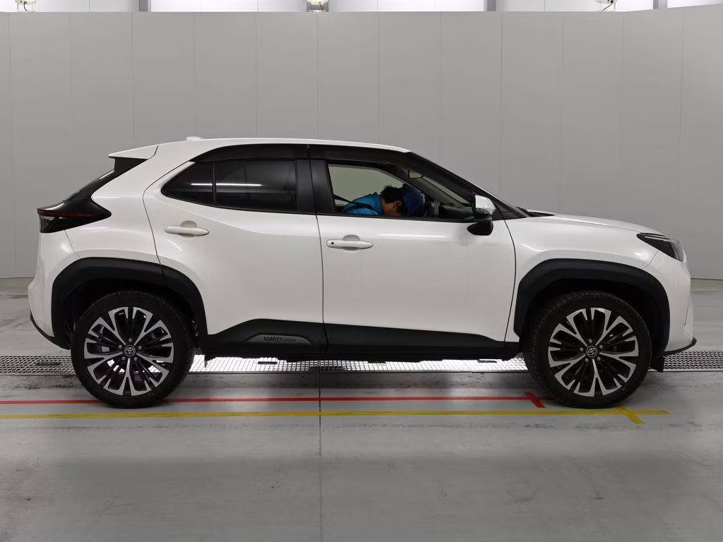 TOYOTA YARIS CROSS
