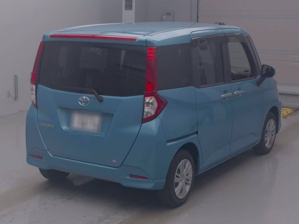 TOYOTA ROOMY