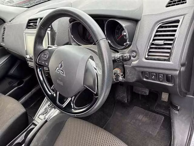 MITSUBISHI RVR