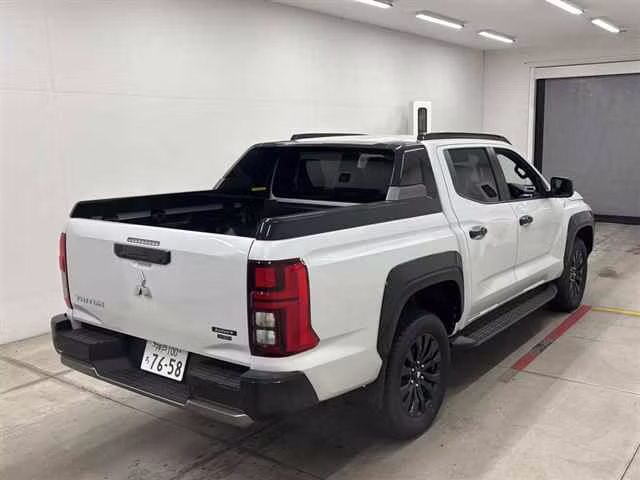 MITSUBISHI TRITON