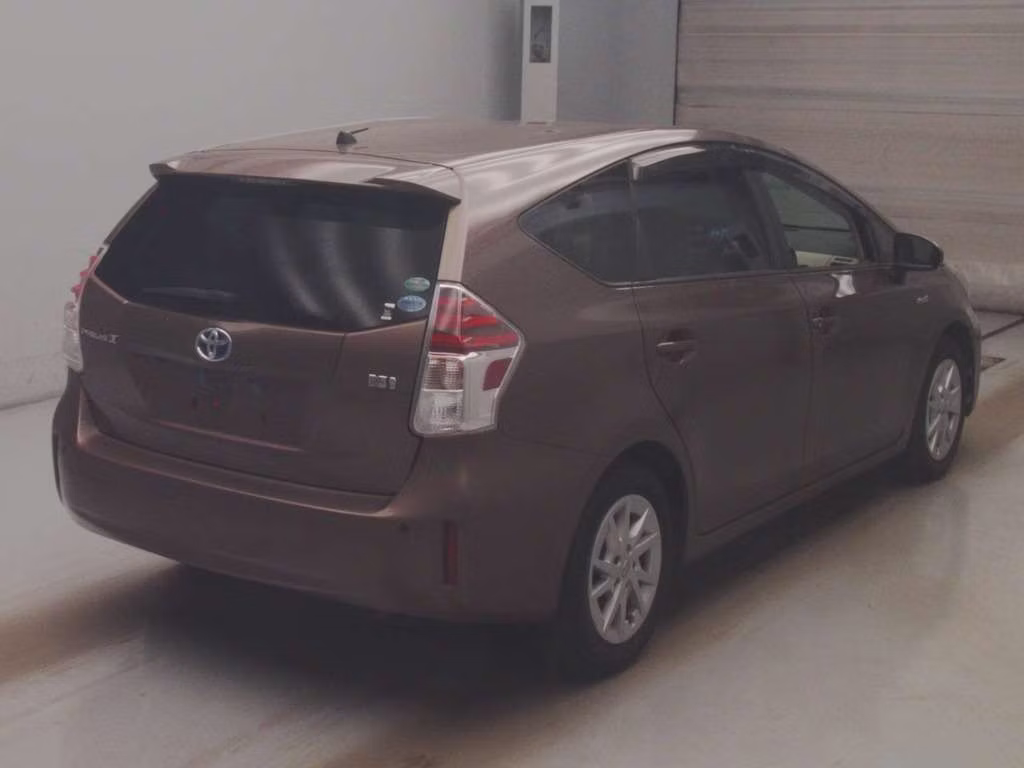 TOYOTA PRIUS ALPHA