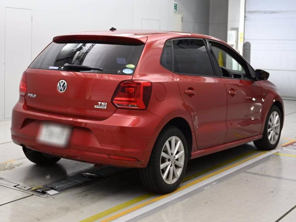VOLKSWAGEN POLO