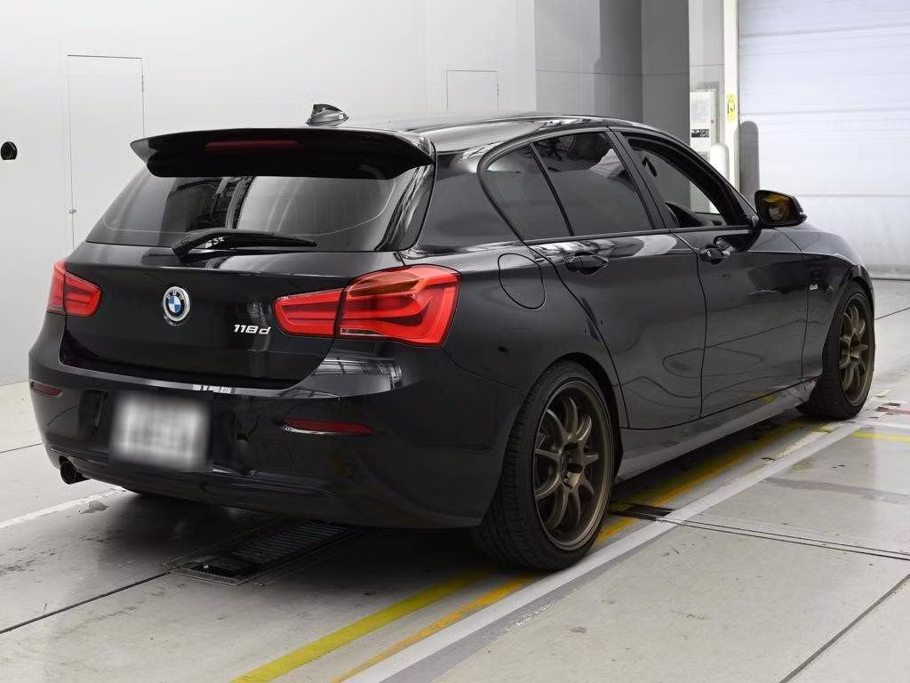 BMW 1-SERIES