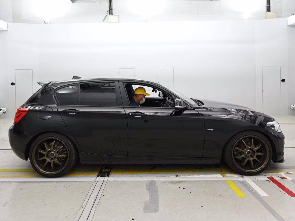 BMW 1-SERIES