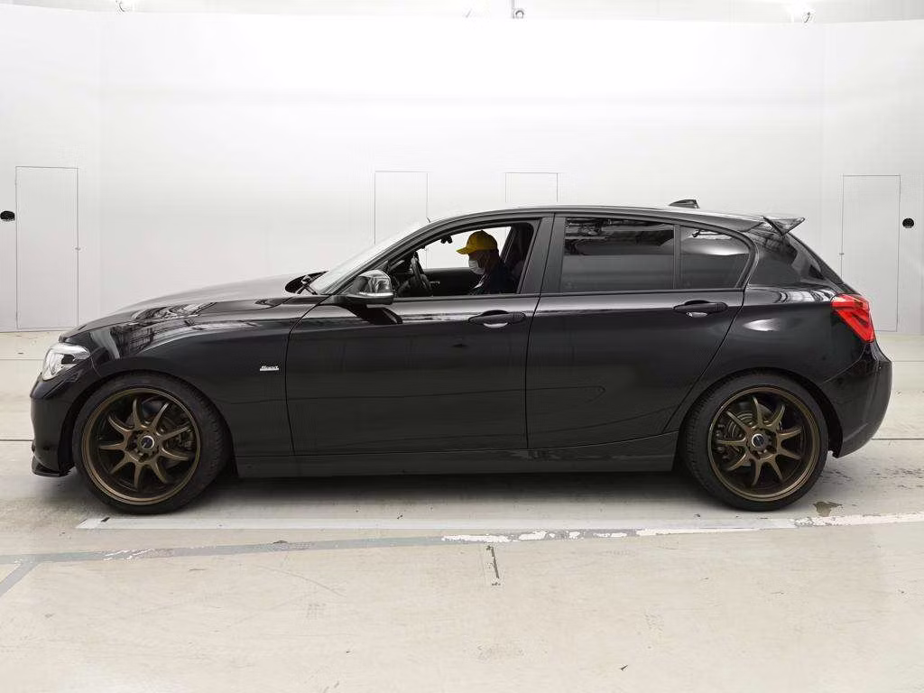 BMW 1-SERIES