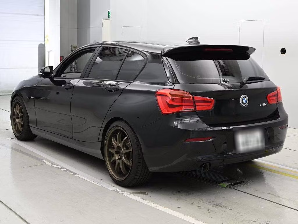 BMW 1-SERIES